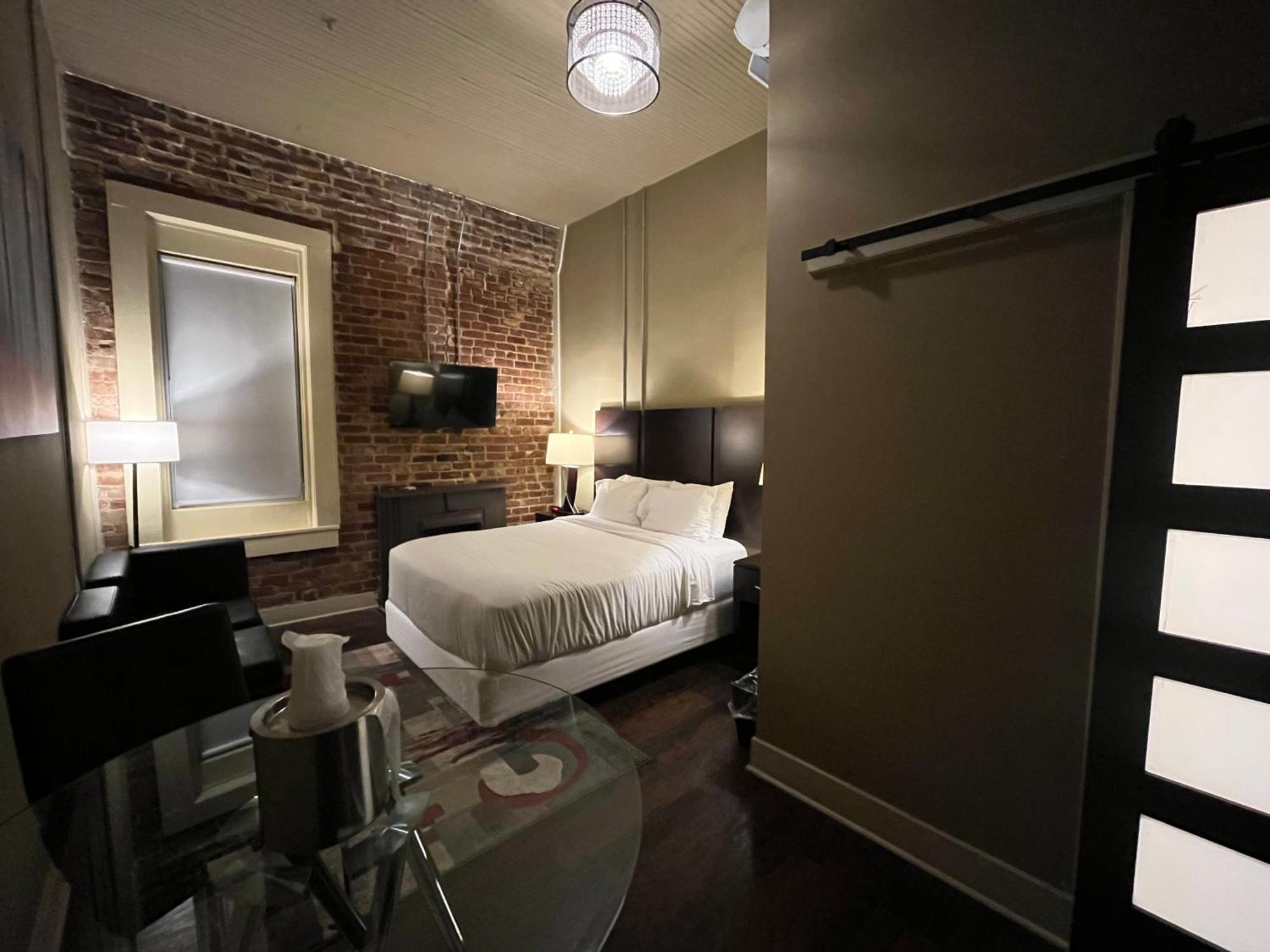 The Skylight Hotel Greenville Exterior foto